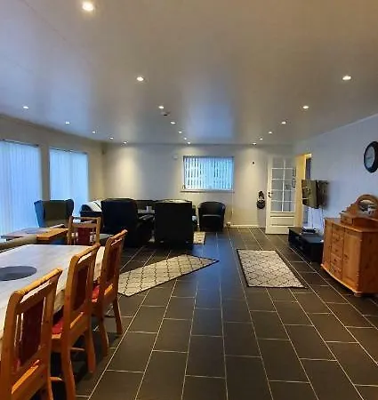 Lyngsalpan Cruise - Lenangstinden Holiday home Nord-Lenangen
