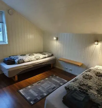Lyngsalpan Cruise - Lenangstinden Holiday home